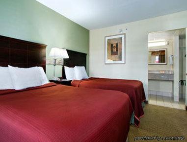 Days Inn By Wyndham Springfield/Phil.Intl Airport Room photo